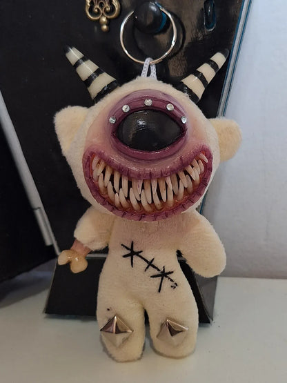 🔥Horror Doll Keychain😱